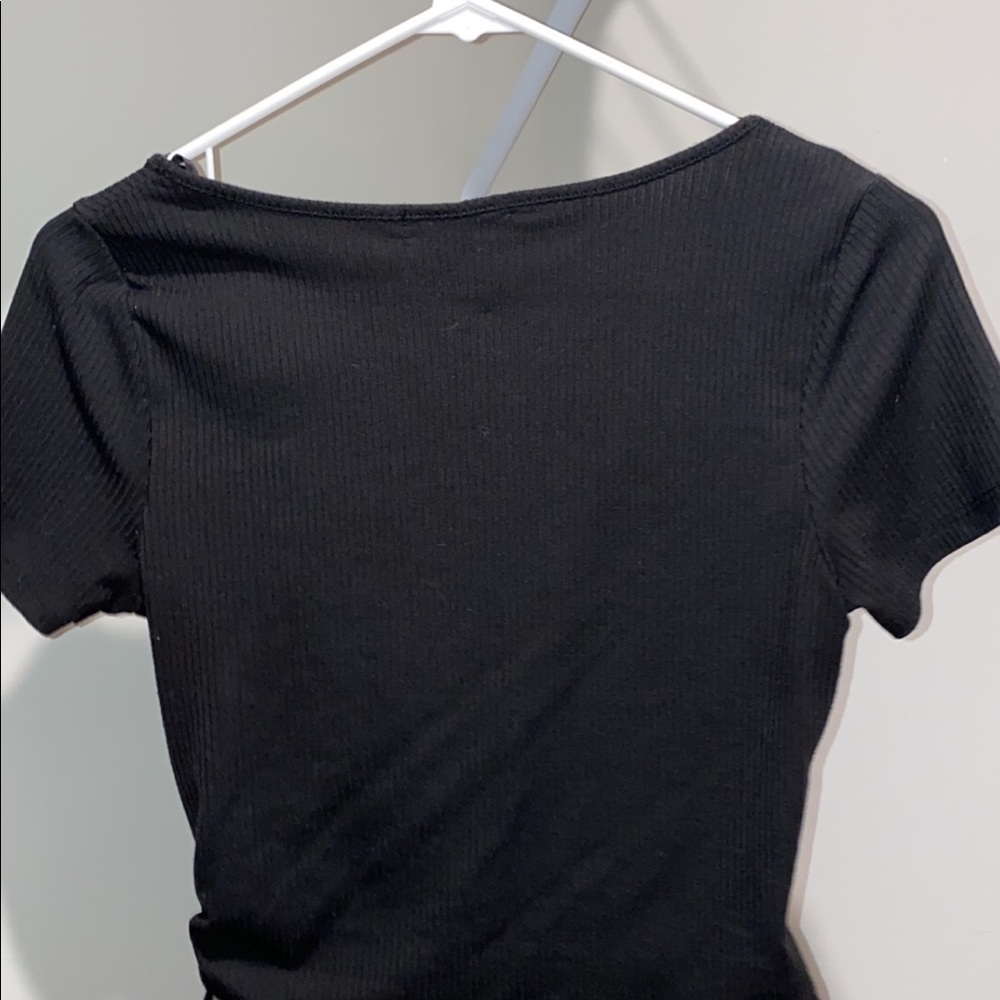 black crop top - Picture 3 of 3